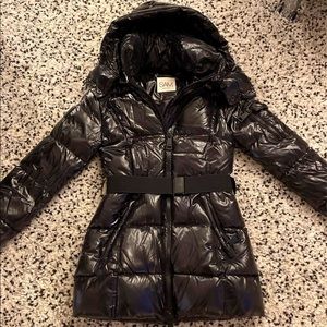 This would be great for winter time like now! Amazing fit and good quality.